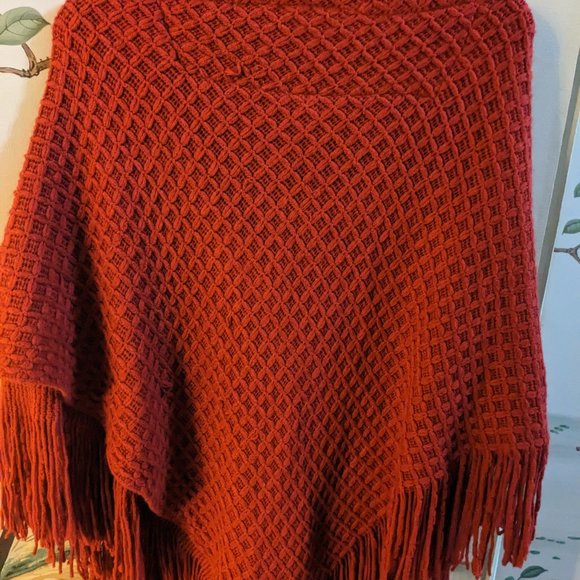 Sweater Poncho style wrap - Picture 3 of 5